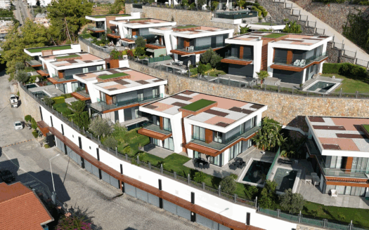 Alanya Konaklı'da Lükse Adanmış: Özel Havuzlu ve Panoraması Muhteşem 3+1 Villa