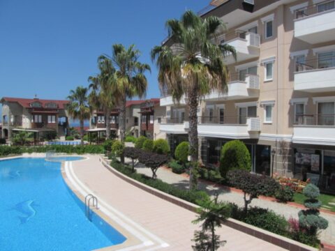 2+1 • 100 m² • 3.-4. Kat • Türkler / Alanya – Geniş Daire