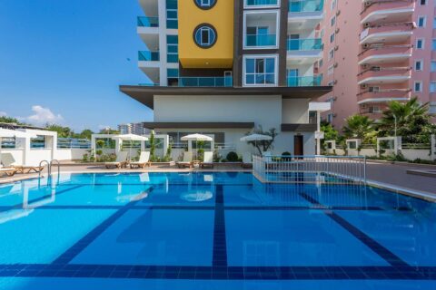 1+1 Lüks Yaşam: Mahmutlar Plajına Yürüme Mesafesinde Manzaralı Daire